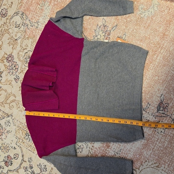 Cyrus Pink and Gray Oversized  Stretchy Colorblock Cowlneck Sweater - Size XS - Picture 8 of 9